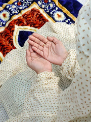 Namaz Chadar With Sleeves - Cream Print (Lawn)